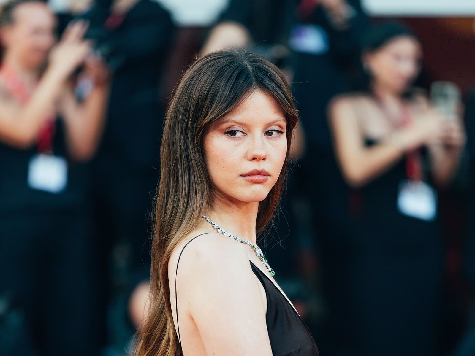 An AI-faked selfie of Mia Goth spread from a verified fan account